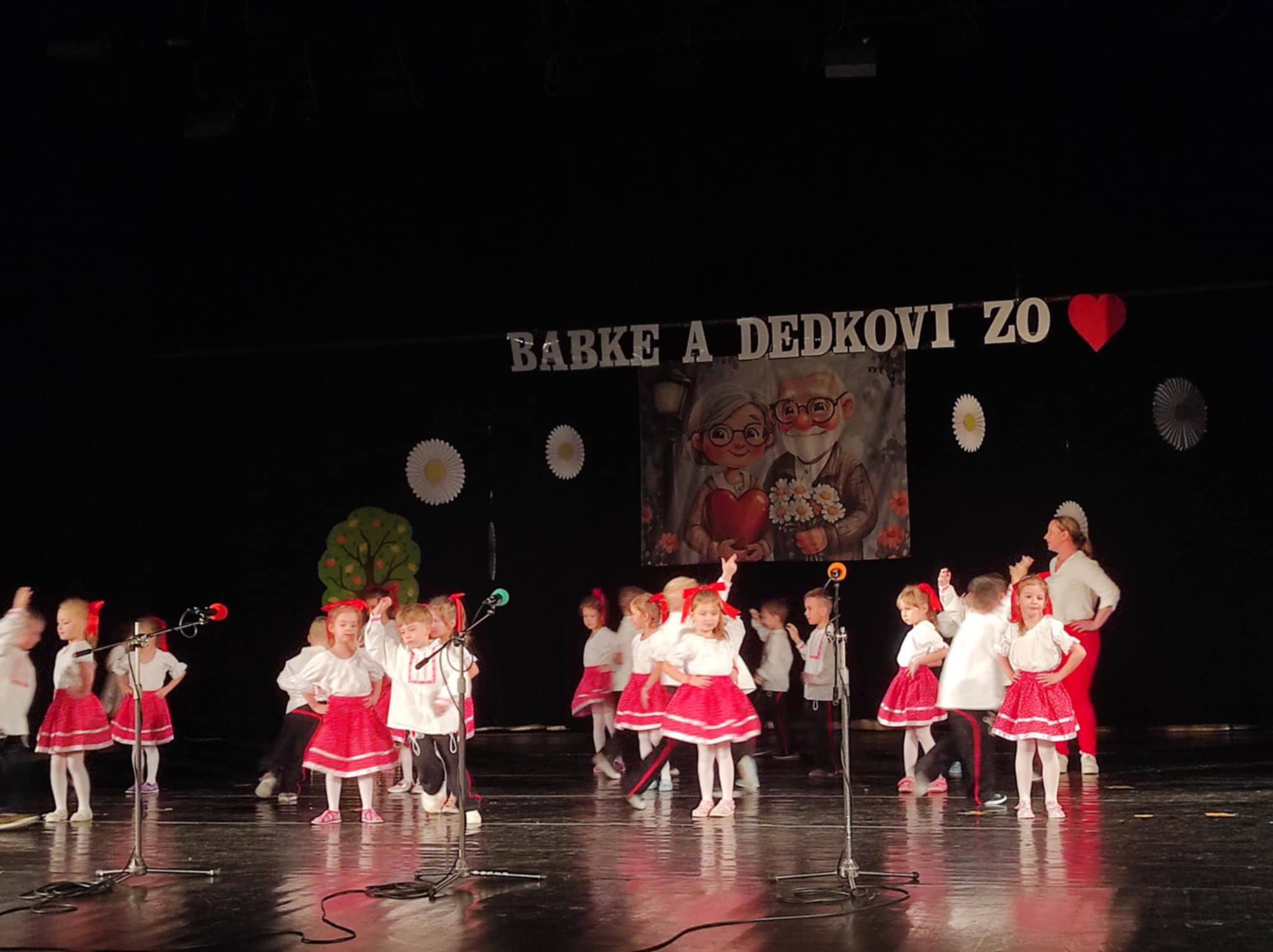 18af6cb9-e12e-4b92-b3b8-8d085510fcc6