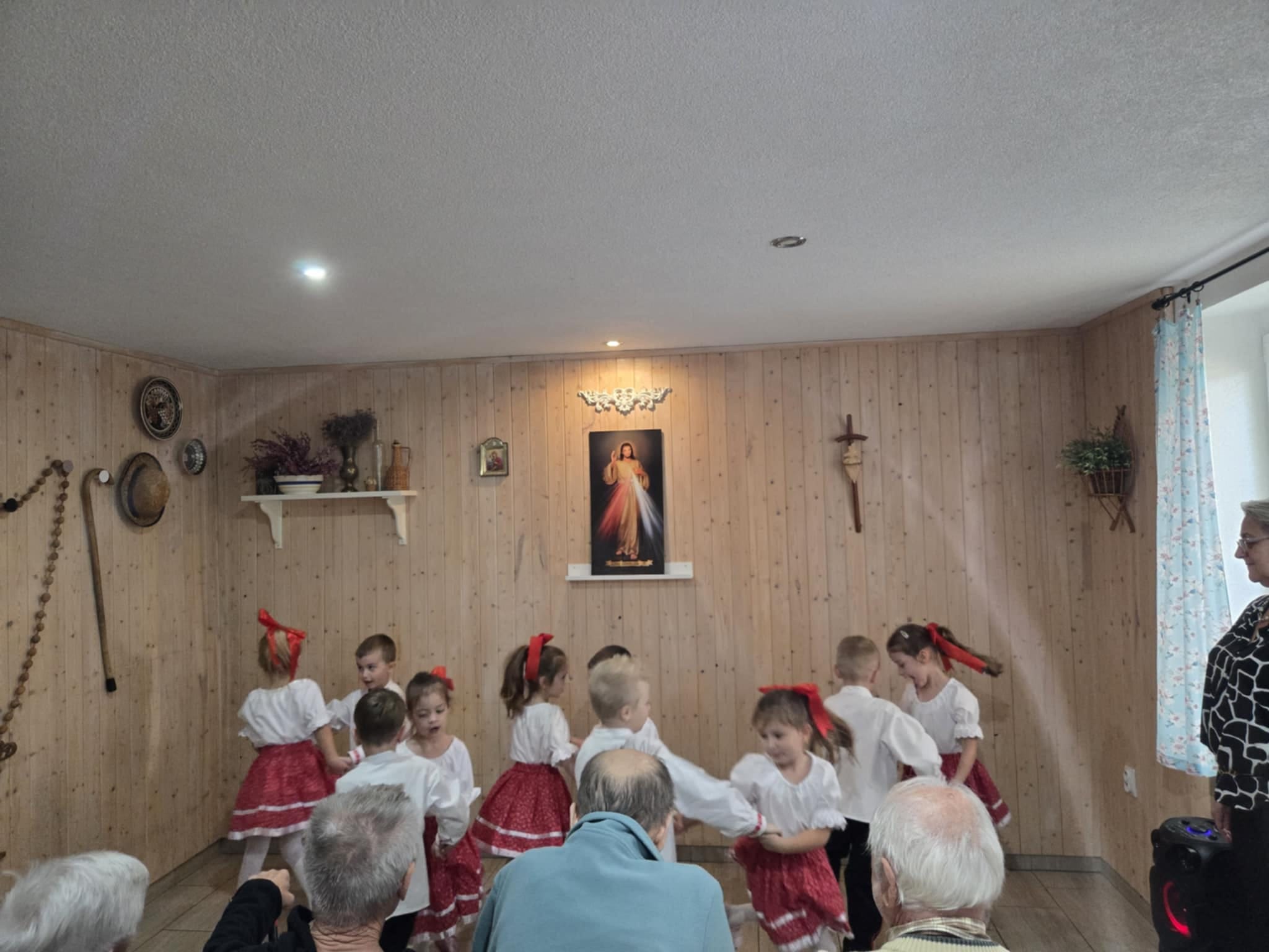 571358118_880551777628355_4996159016608229340_n