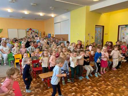 b5a907ce-c7c6-4b50-985b-96b46203ecb9