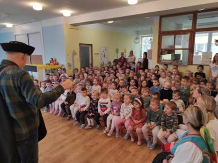 9a214d8c-054d-44b7-b98d-d033a438074c