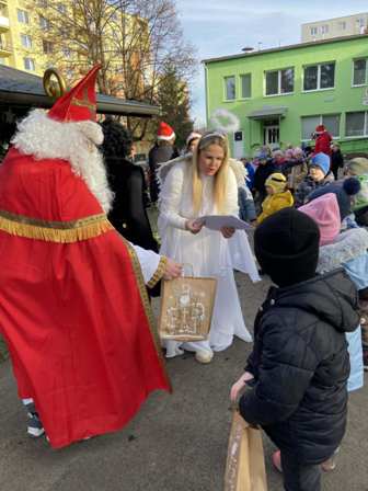 cbdbc585-f972-4471-b3cb-da246ac71f85