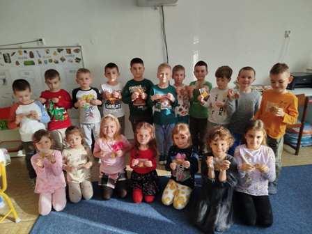 abaeec75-94cb-49de-ae3b-b7f38ee68e7c