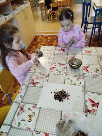 9eecb42a-2c9b-4e8f-a41a-ef1a5f00c57f