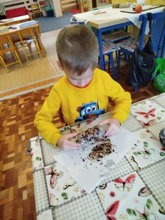 db7e877f-8939-4e4b-b470-853ae44395b3