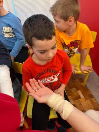 b6b64b9f-5479-4e76-9520-e1f1ec01d41c