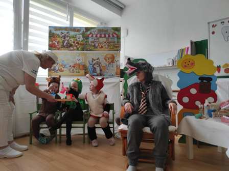 a576dabc-8800-4b22-9256-eab15608d6fd