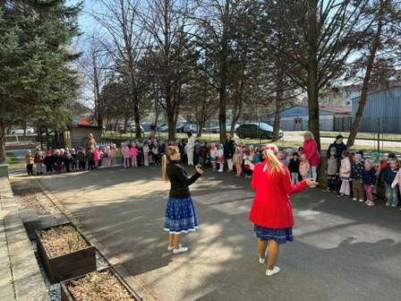 565a8e0e-763a-4abf-9ef6-378628180bb9